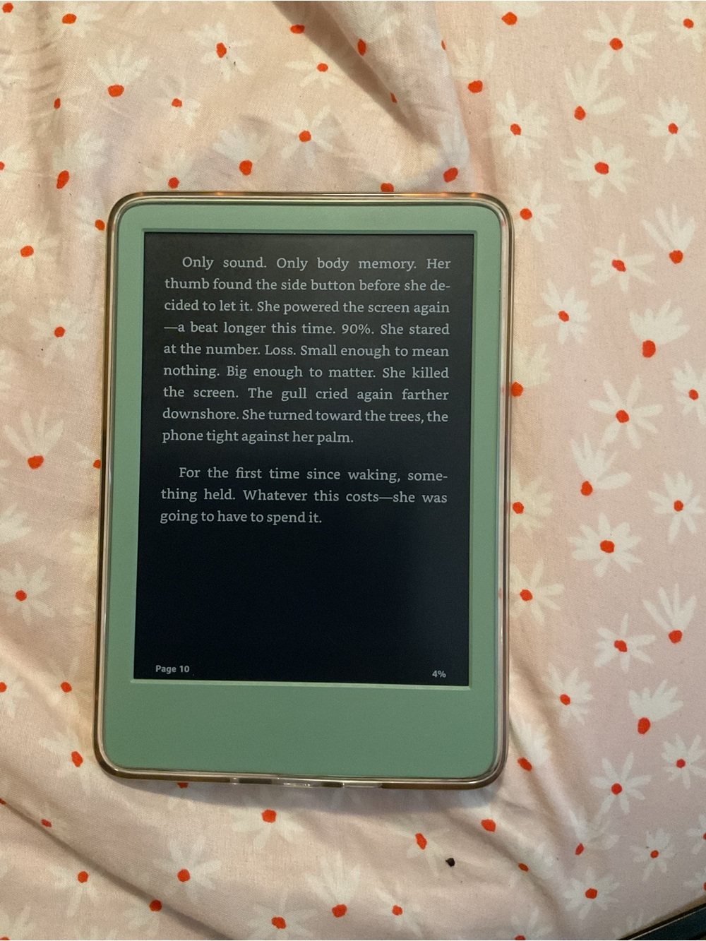 Amazon Kindle E-reader in Mint Green with Gold Trim - Picture 2 of 4